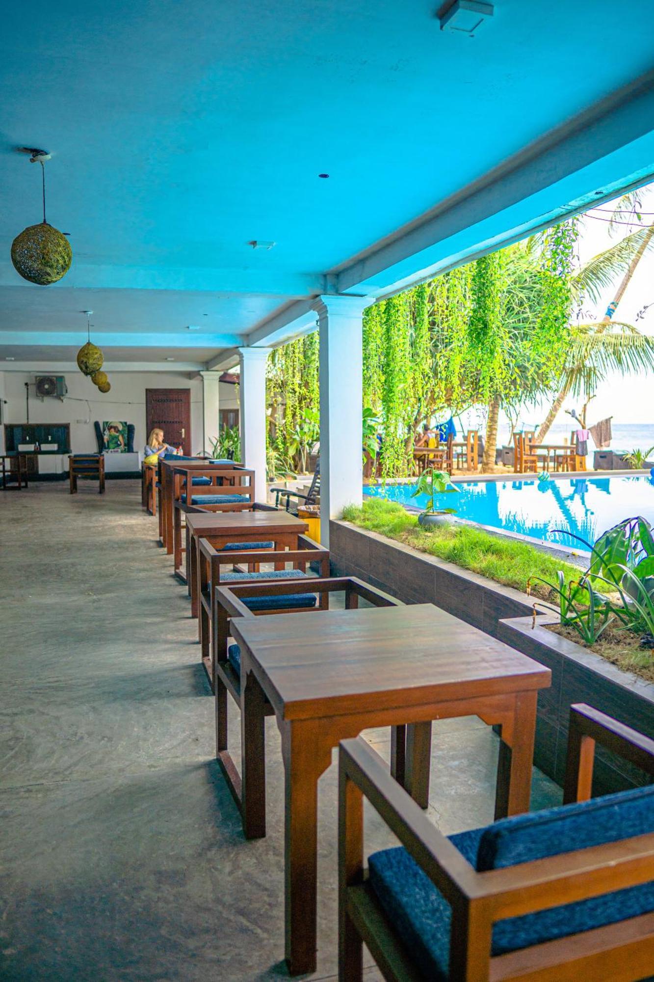 Cool Beach Hotel Хіккадува Екстер'єр фото